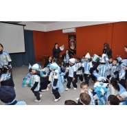 Los más pequeños celebraron el DIA DE LA BANDERA